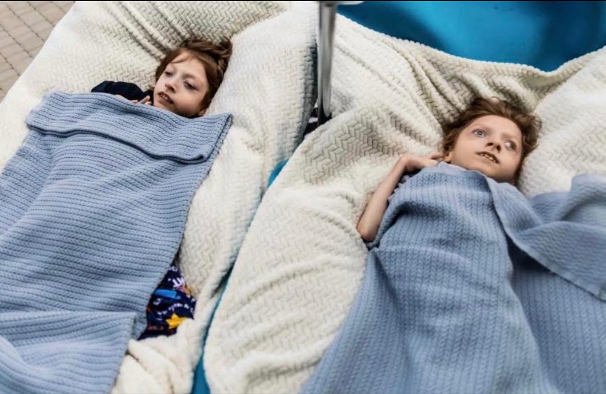 victoriaslog's tweet image. In Pokrovsk (Donetsk region), three children were found trying to survive on their own during Russian bombings.

10-year-old Platon was taking care of his two seriously ill 13-year-old brothers. Whenever shelling began, he carried them down to the basement by himself, since they…