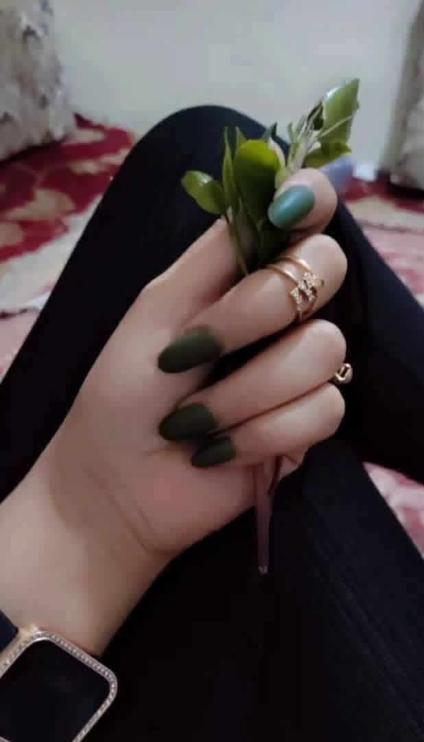 انت مع المراه المخزنه أو ضدها جاوب بصراحه