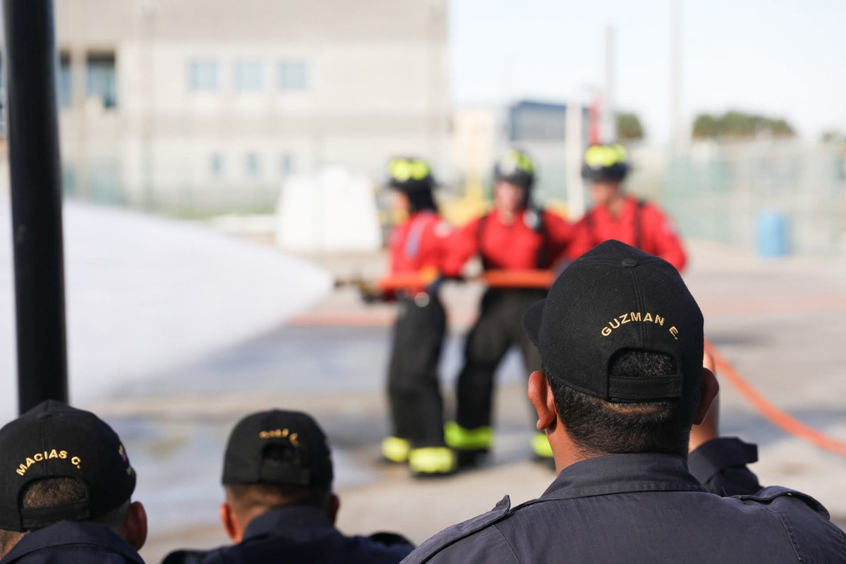 NAVSOUS4THFLT's tweet image. #UNITAS2025 Multinational Force members participated in damage control training demonstrations #UNITAS 2025 also leads off a series of events celebrating the #Navy250 Birthday.

@USNavy @Southcom @MARFORSOUTH