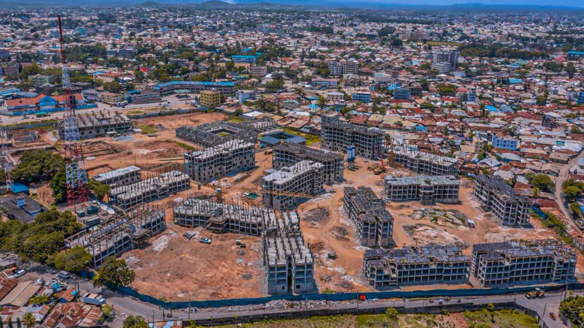PolycarpMDM's tweet image. 📸 Kenya Under Construction.

Hawa jamaa hii Affordable Housing wako serious nayo.