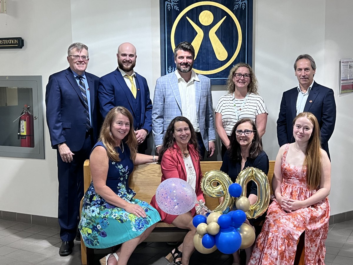 AEPC_SSS's tweet image. 🎉 Le président du CA de l’AEPC, Stéphane Roy, et la DG Annick Lavoie soulignent les 90 ans de Santé Courville. Un engagement constant envers les résidents, porté par la philosophie « We Care » et un personnel dévoué. 👏 #AssNat #CHSLD #Laval #Waterloo