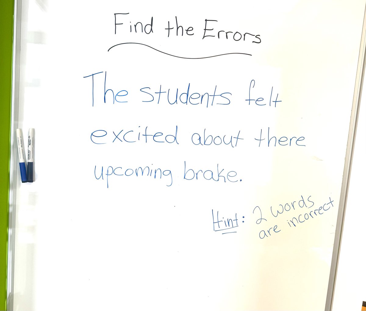 SylvanSJ's tweet image. Boost your child&apos;s skills with fun grammar games! 🧠 Can they spot the errors? Let&apos;s learn together! #LearningFun #GrammarGame