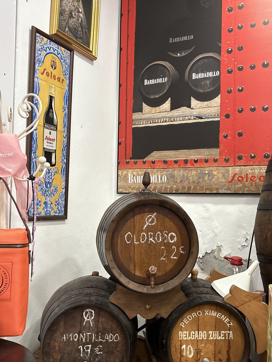 When an off licence is also a vinyl shop and a sherry tasting place…. 😍 SanLucar #JerezTriangle