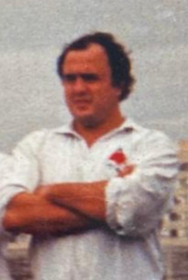 1931Rugby's tweet photo. Hoy nos ha dejado Antonio 'Tete' Machuca, pilier de la Escuela, capitán en la temporada 87-88, la de la antepenúltima Liga de División de Honor y última #CopadelRey. Entrenador en la última Liga '95. Además, 18 veces internacional con @ferugby y capitán de la selección absoluta. https://t.co/ImImnJ0rsv