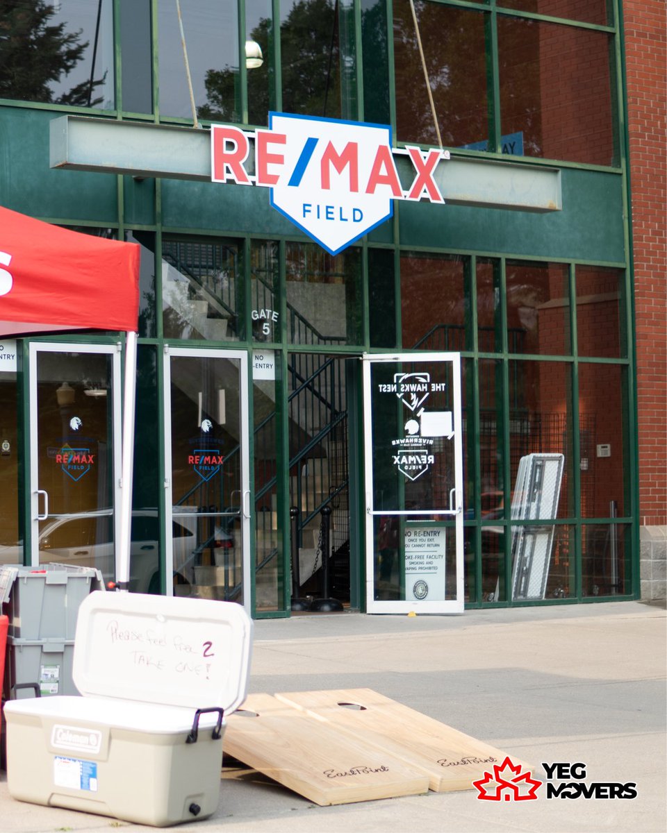 Yegmovers's tweet image. From Moving Homes To Moving Bases! ⚾

Thanks @yegremaxelite For Letting Us Be Part Of The Day (And For Stopping By Our Booth For Treats + Drinks)! ❤️

🍁 #YEGEvents #PackingDoneRight #WeHandleTheHeavyStuff #MovingMadeEasy #ProfessionalMovers #StressFreeMoves #RealEstate…