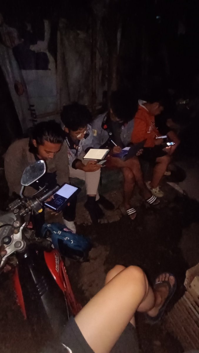orang-orang ini diajakin break nugas ke dikin malah lanjut nugas anyg
#dikinsementara
#REselamanya