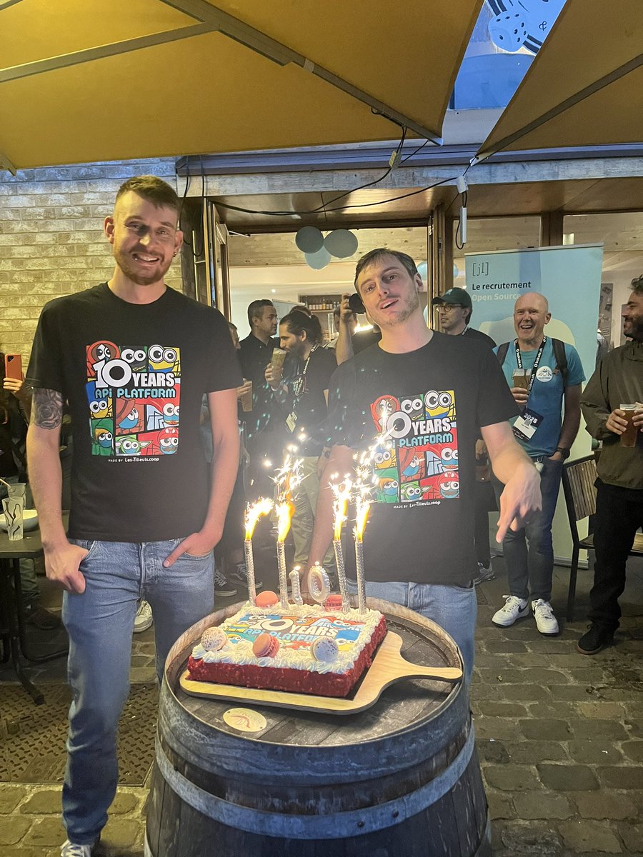 jlondiche's tweet image. Bravo ! 10 ans d’#apiplatform et encore de belles années à venir !! Les Tilleuls coop @dunglas @s0yuka @cecilehamerel et toute l’équipe !!