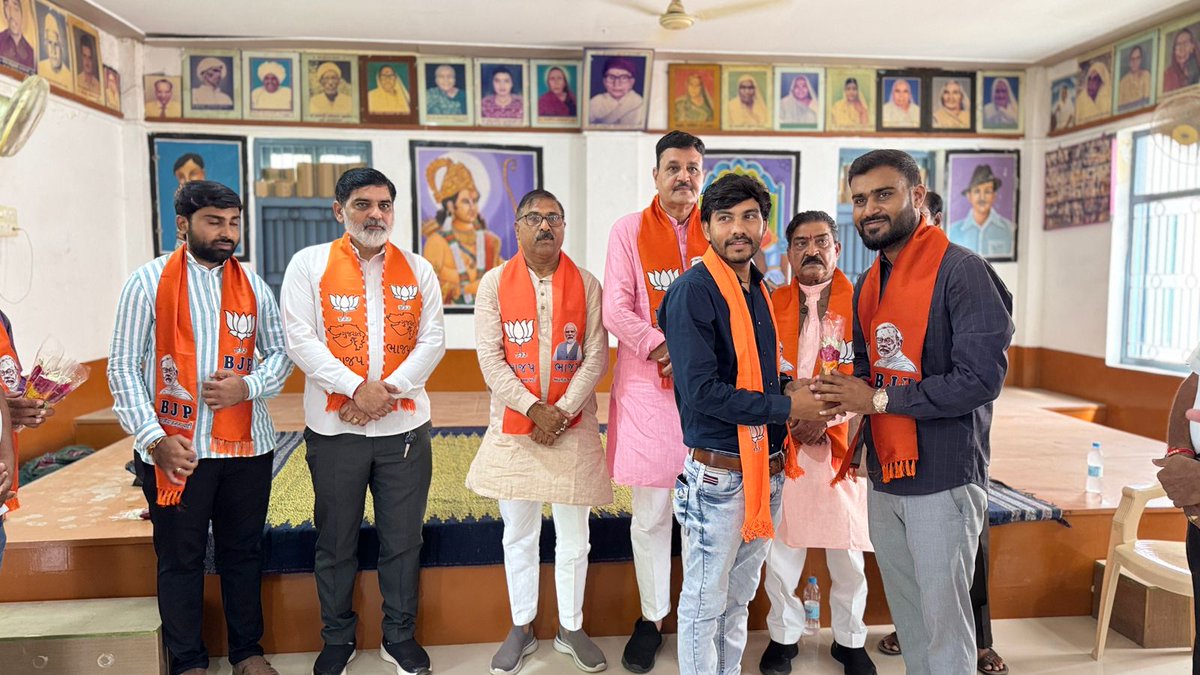 brijeshpatelch's tweet image. માનનીય પ્રધાનમંત્રી શ્રી નરેન્દ્રભાઈ મોદી સાહેબના જન્મદિવસ નિમિત્તે આજે *ચાણસ્મા વિધાનસભા નો બ્લડ ડોનેશન કેમ્પ** પુનમચંદ બાલમંદિર ખાતે પાટણ જિલ્લા પ્રમુખ માનનીયશ્રી રમેશભાઇ સિંધવ સાહેબ ની વિશેષ ઉપસ્થિતિ માં રાખવામાં આવેલ હતો...
