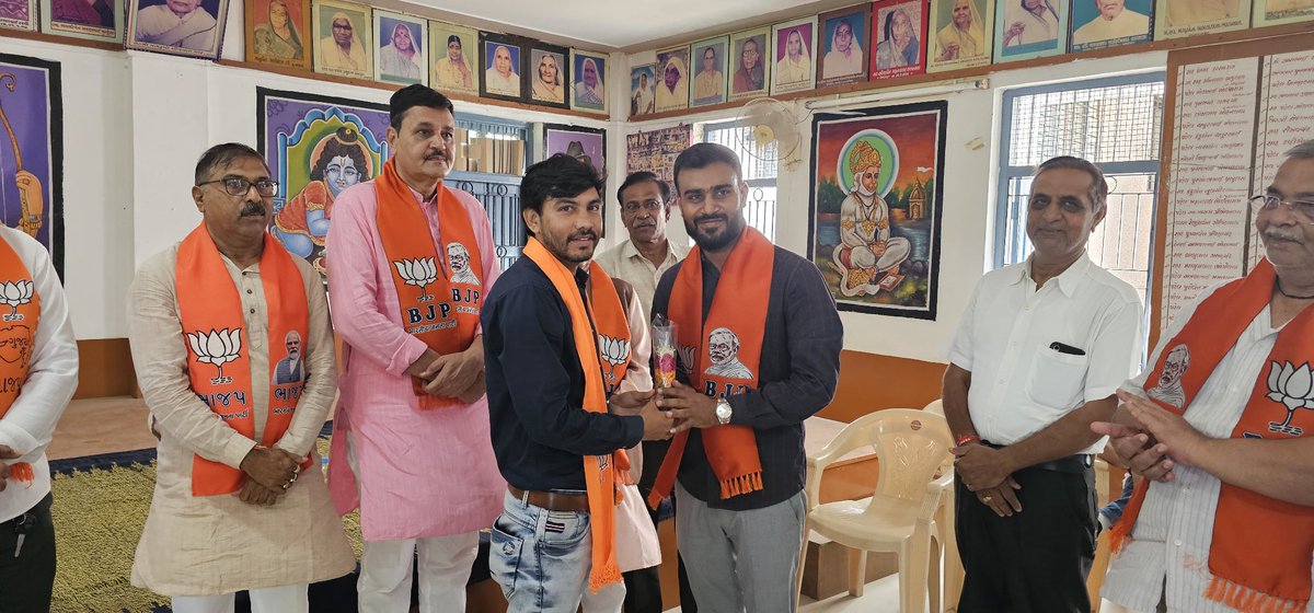 brijeshpatelch's tweet image. માનનીય પ્રધાનમંત્રી શ્રી નરેન્દ્રભાઈ મોદી સાહેબના જન્મદિવસ નિમિત્તે આજે *ચાણસ્મા વિધાનસભા નો બ્લડ ડોનેશન કેમ્પ** પુનમચંદ બાલમંદિર ખાતે પાટણ જિલ્લા પ્રમુખ માનનીયશ્રી રમેશભાઇ સિંધવ સાહેબ ની વિશેષ ઉપસ્થિતિ માં રાખવામાં આવેલ હતો...