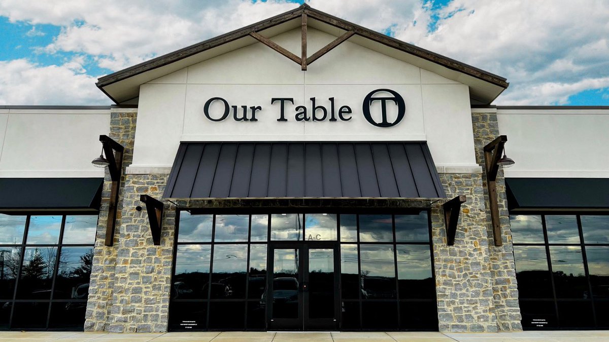 Tonight’s #localbusiness trivia prize is for <a href="/OurTableIN/">Our Table American Bistro</a> ! <a href="/Naptown_Trivia/">Naptown Trivia</a> starts at 7pm with the theme being the Emmy’s. $5 pints and $1 off cider, sangria and wine.

#supportlocal #supportlocalbusiness #supportsmallbusiness #teivia #craftbeer #planetarybrewing