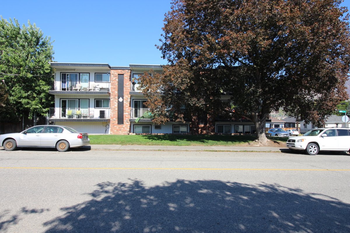 RossSpinaRemax's tweet photo. https://t.co/JO1RMe4My4 
14 unit rental apartment building for sale, lots of upgrades, great cash flow at market rents https://t.co/x0jw1s0t2C
