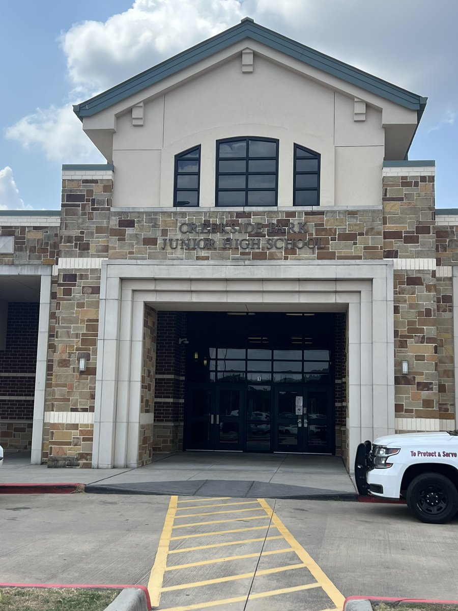 TWHS_MrWilliams's tweet image. So much fun talking TAFE with the incredible students at CPJH! 🙌 Starting Fall 2026, the program will call Tomball West home. The future of education is shining bright with these amazing kiddos! @TomballISD @TISDCPJHS #TAFE #FutureEducators