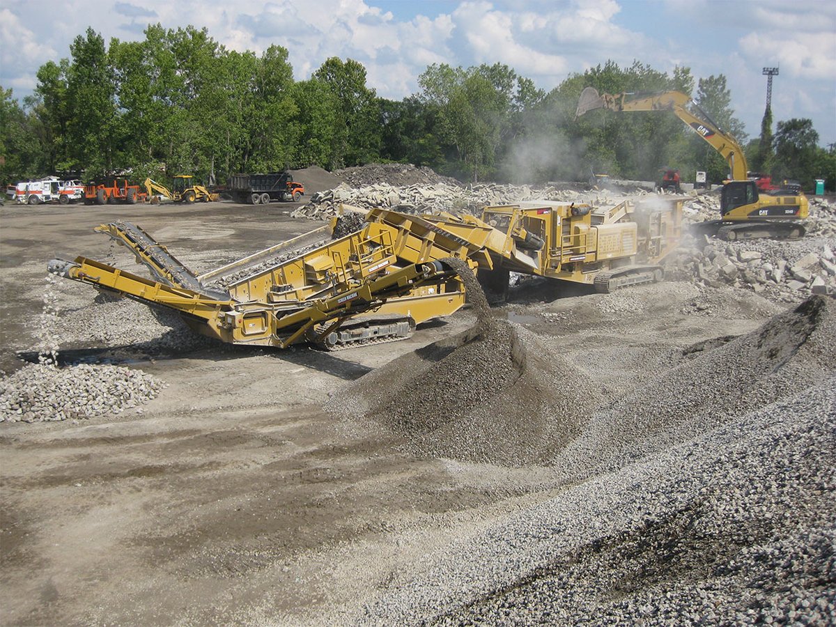 A true dynamic duo when it comes to crushing &amp; screening -- the Screen Machine 4043T Impact Crusher feeding crushed rock into a Spyder 516T Screening Plant. Both USA-made machines provide unmatched durability and productivity, guaranteed to #CrushEveryJob! screenmachine.com