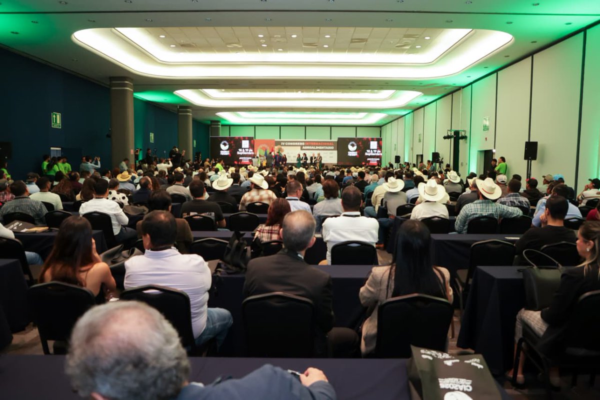 camaratequilera's tweet photo. La Cámara Nacional de la Industria Tequilera se une al Congreso Internacional Agroalimentario 2025 para compartir la innovación que transforma la agroindustria. 🌱
Una iniciativa que fortalece el futuro del campo y del Tequila. 🥂
#CIA2025 #CNIT @CDAAJalisco https://t.co/CEhFsSWEaz