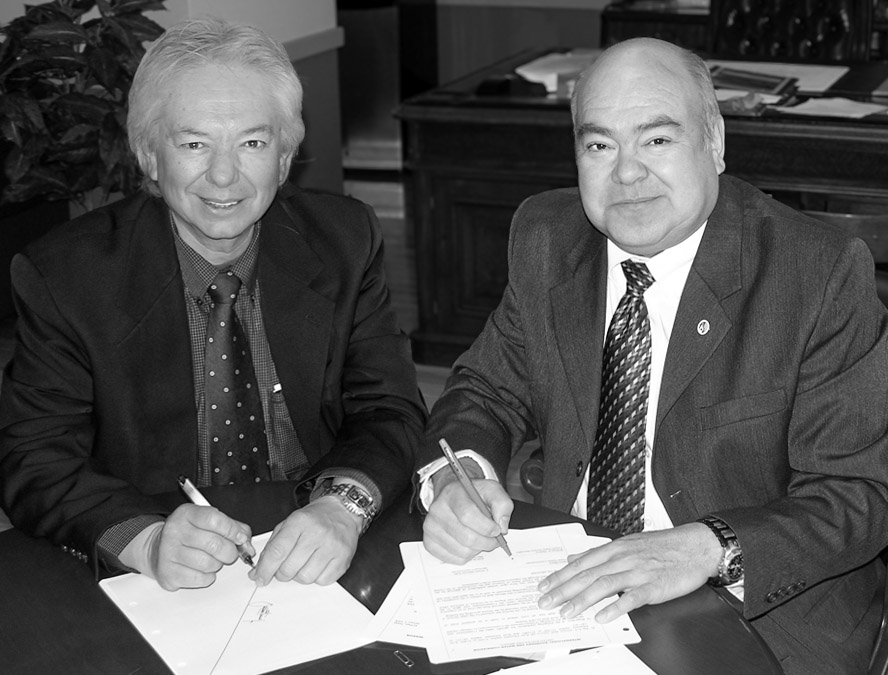 usibwc's tweet image. This week, we honor the legacy of #USIBWC Commissioner Carlos Marin and @CILAMexico Commissioner Arturo Herrera, two visionary leaders who dedicated their lives to binational cooperation and public service.

Commissioner Marin, appointed by President George W. Bush, led efforts…