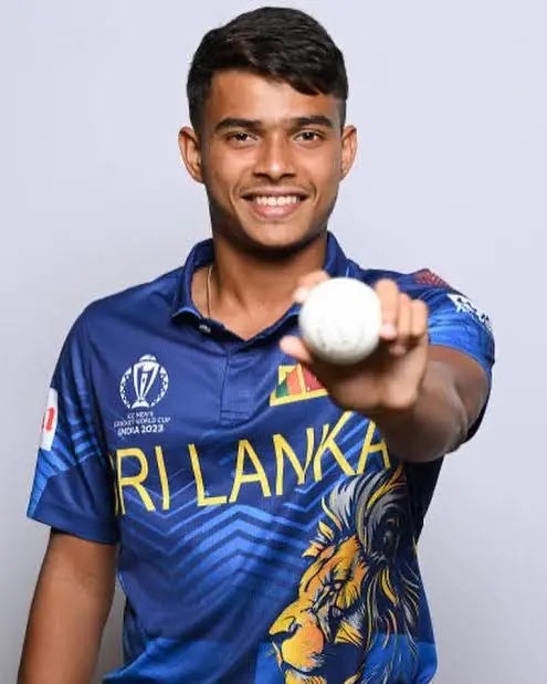 ROHAIL_EIB's tweet photo. Breaking News 🚨🚨🚨🚨🚨
😢😢😢😢😢 Sad to hear the news of your father’s death. May he rest in peace. He was die hard fan of cricket. @wellalage01  
#cricketnewz #wellalage #news #trending #sports #cricket #viral #bignews https://t.co/7Csg0PlsBu