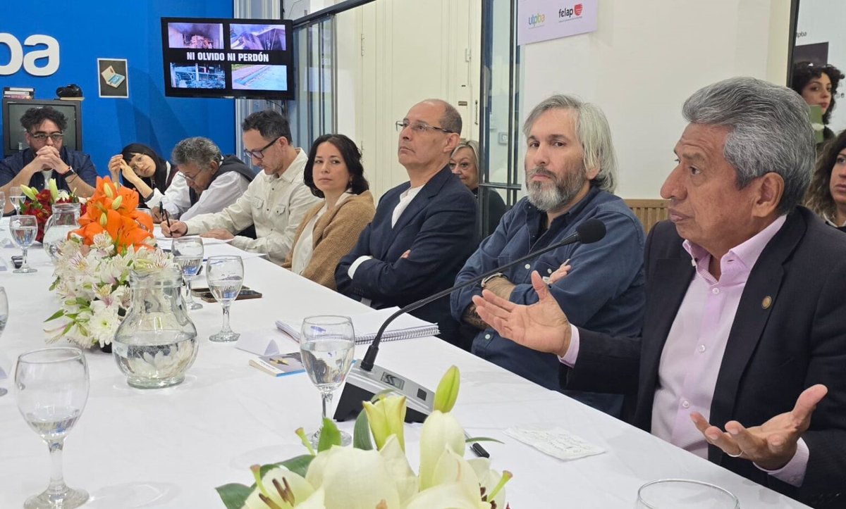 Martín Villegas, de Ecuador, toma la palabra.