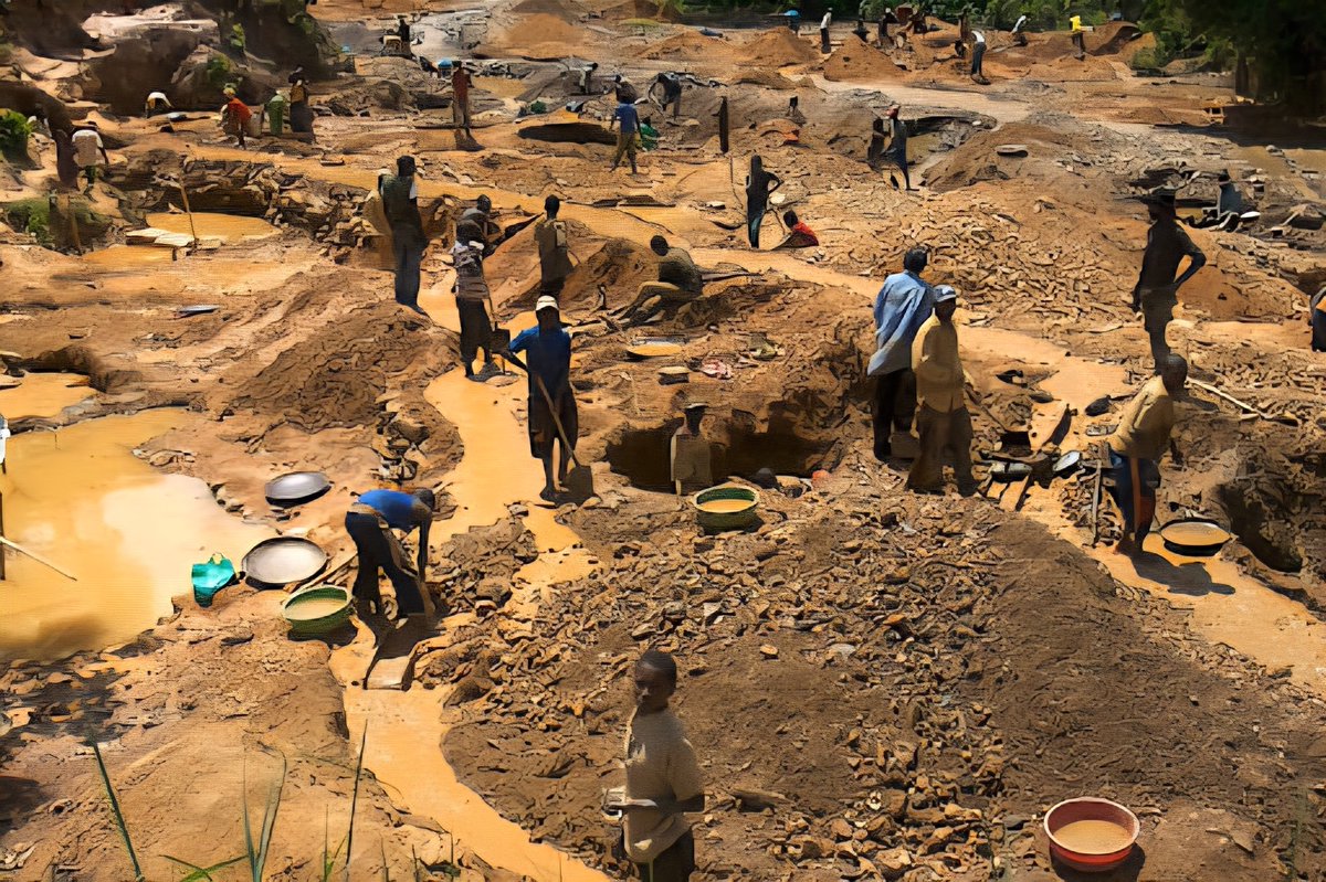 Naija_PR's tweet photo. The Nigerian government has given mining firms until Dec 31st to seal development deals with their host communities. https://t.co/jNqGjEJ8N7