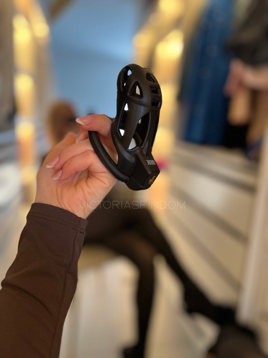 Der Oktober wird härter, strenger und teurer als alles, was ihr kennt. Locktober steht vor der Tür.... Und ich verspreche euch: ich mache diesen Monat zu eurem persönlichen Albtraum aus Geilheit und Frust 😈