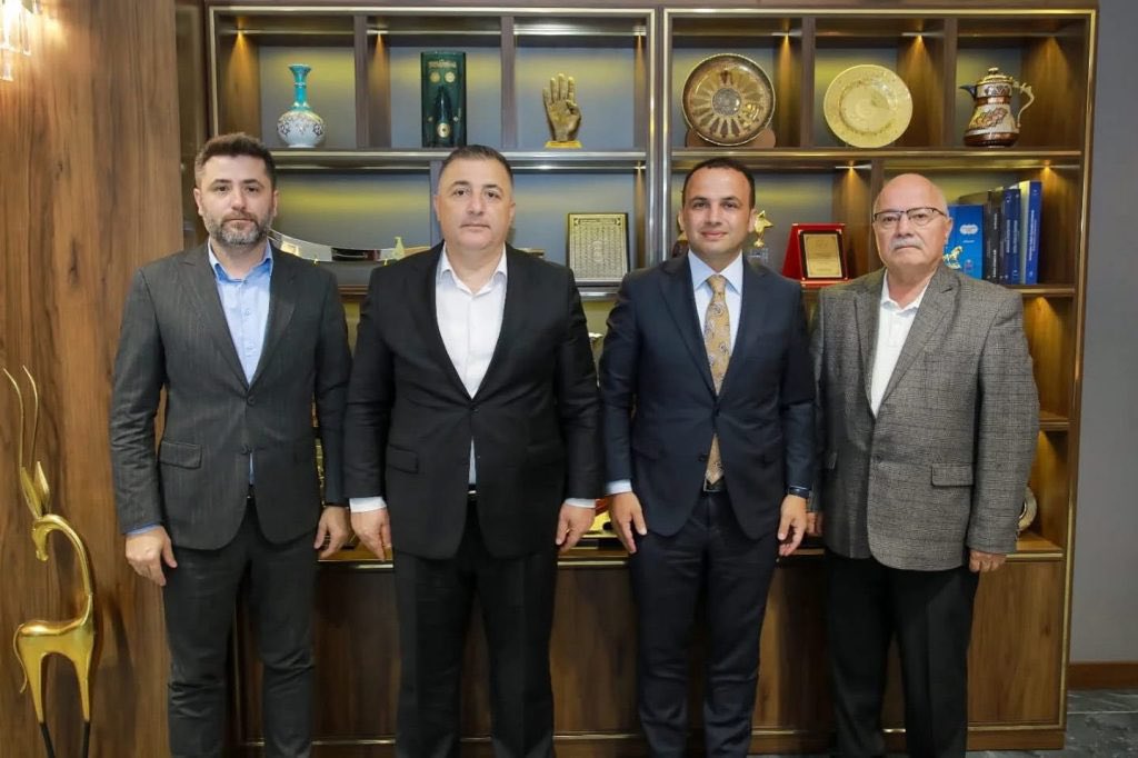 ERSOY’DAN FATSA BELEDİYE BAŞKANI KİBAR’A ZİYARET

Genel Başkan Yardımcımız İdris Ersoy, 18 Eylül 2025 tarihinde Ordu/Fatsa Belediye Başkanı İbrahim Etem Kibar’ı makamında ziyaret etti.

Ayrıntılar 👇

hizmet-is.org.tr/haberler/ersoy…