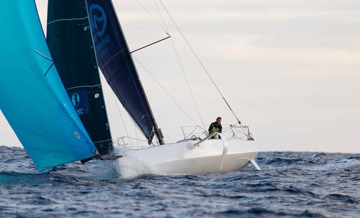 ⛵️Charlotte Yven, nuevo líder provisional de La Solitaire du Figaro

Yven y Cardon afrontan ya el cambio de rumbo hacia el sur para iniciar el descenso en dirección <a href="/PuertoDeVigo/">Puerto de Vigo</a>, donde se sitúa la línea de llegada de esta segunda etapa.

#LaSolitaireDuFigaro | <a href="/LaSolitaire56e/">La Solitaire du Figaro Paprec</a>