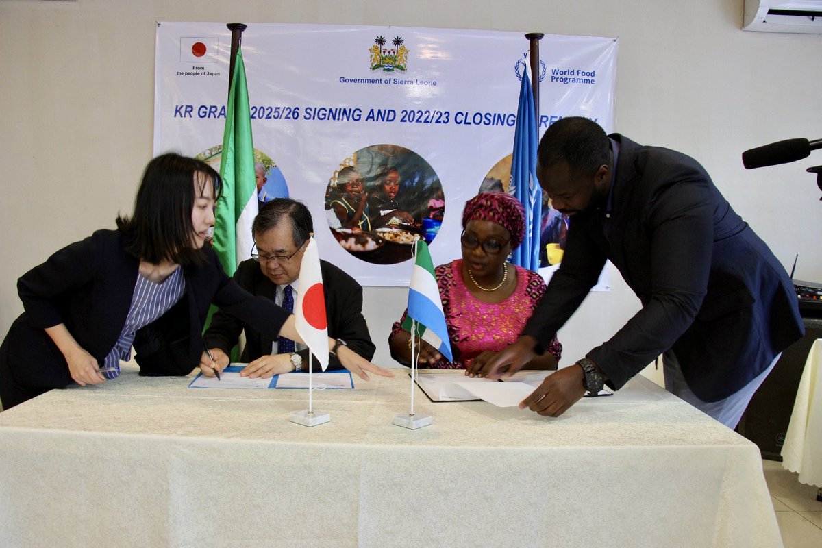 AlanAwimbo's tweet image. 🇯🇵🇸🇱 Privileged to witness another milestone in our partnership with Japan, signing a new $1.27M grant for 2025/26, supporting 28,000+ schoolchildren in Pujehun. We’re proud to deepen our collaboration with the Ministry of Basic and Senior Secondary Education and align with…