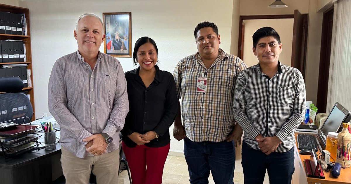 Capaseg_CS's tweet image. Con el compromiso de fortalecer acciones en #AyutlaDeLosLibres, el Dir. Gral. de la #CAPASEG, Ing. Facundo Gastélum, se reunió con el Titular de Obras Públicas, Ing. Tomás Lozano y autoridades mpales para dar continuidad a proyectos que mejoren la infraestructura hidráulica.