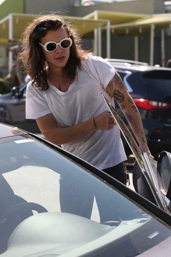 long haired harry (@harrryslonghair) on Twitter photo 