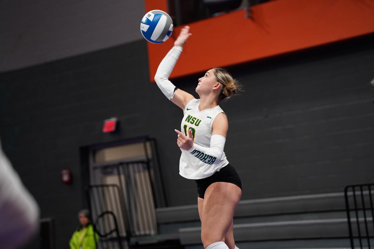 Game 1 of the day✅

📸: Andrew Fostvelt

#GoldStandard🔰