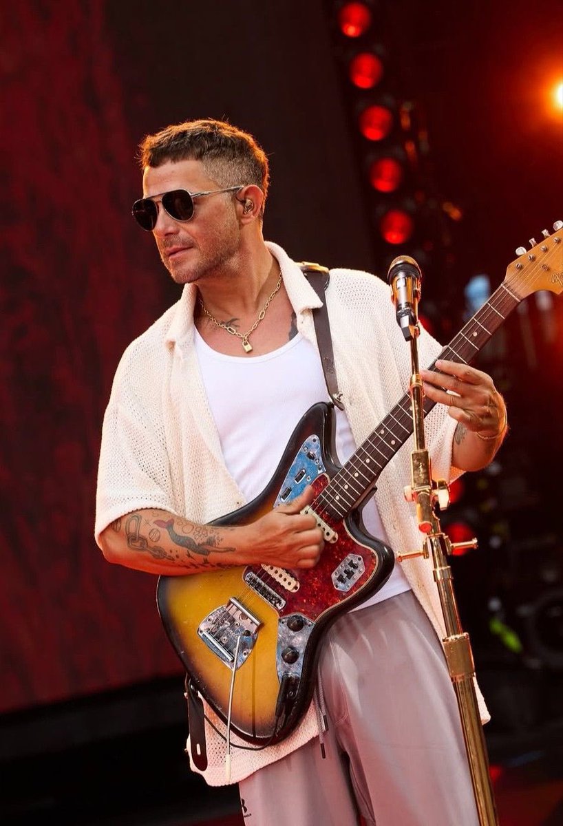Alejandro Sanz volverá a los escenarios mexicanos con un esperado concierto en Monterrey, dentro de su nuevo tour por el país. trae consigo una propuesta renovada tras la publicación de su reciente EP «¿Y Ahora Qué?», que marca una nueva etapa en su carrera.
