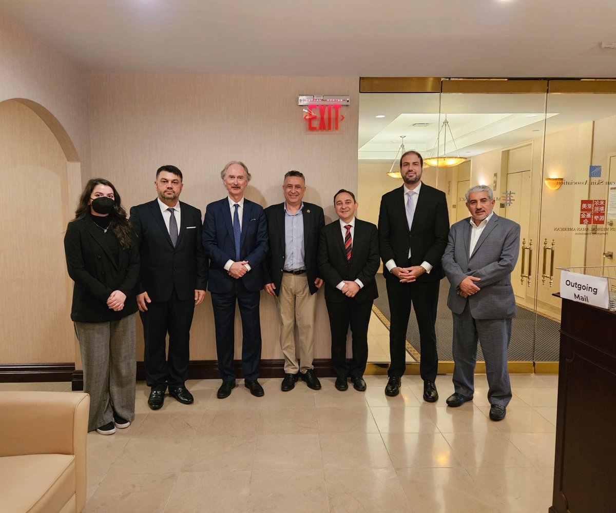 بمناسبةِ استقالةِ المبعوثِ الخاصّ لسورية 'غير بيديرسون' من منصبه، أستذكرُ موقفاً جرى معه قبل عامٍ تماماً لن أنساهُ أبداً وقد لا ينساهُ هو أيضاً. كنّا قد رتّبنا معهُ لقاءً على هامش اجتماعات الجمعية العمومية للأمم المتحدة يوم ٢٦ أيلول ٢٠٢٤ في مدينة نيويورك لتذكيره بجبهتنا المعارضةِ