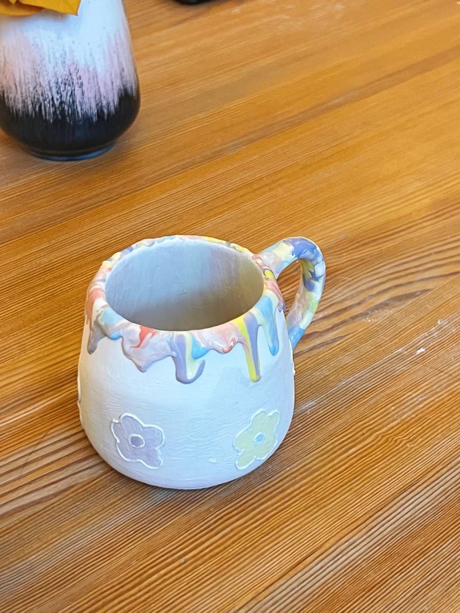 DarrayleProsser's tweet image. Handmade marks & rainbow colors turn a simple cup unique ✨☕