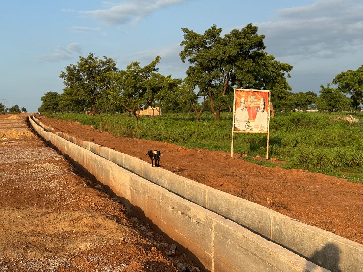 BabaT46837's tweet image. Pictorial highlights of the ongoing work on the Taha to Kulaa road. This project aims to improve connectivity and enhance the quality of life for residents.
Thank you @HonSuhuyini

#TamaleNorth
#PossibleTogether