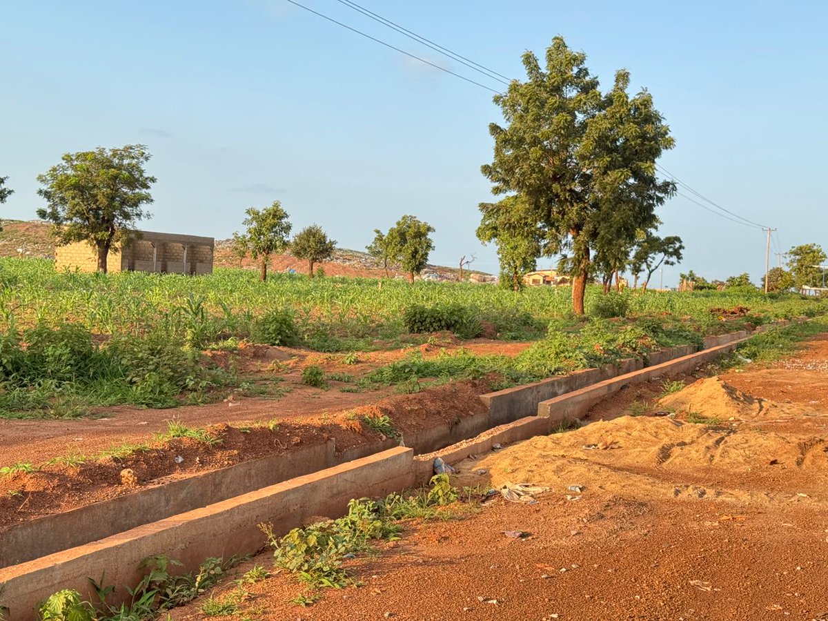 BabaT46837's tweet image. Pictorial highlights of the ongoing work on the Taha to Kulaa road. This project aims to improve connectivity and enhance the quality of life for residents.
Thank you @HonSuhuyini

#TamaleNorth
#PossibleTogether