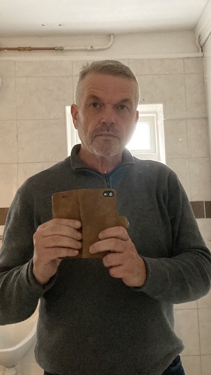 OMG I need to stop with the toilet selfies but definitely the Guinness and it was my last day today until I start a new job on Monday 🥳🥳🥳✨