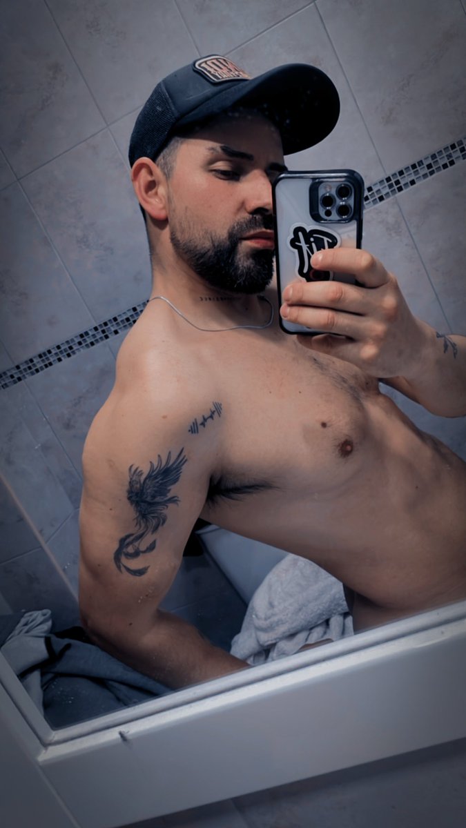 nickb181's tweet image. 😝