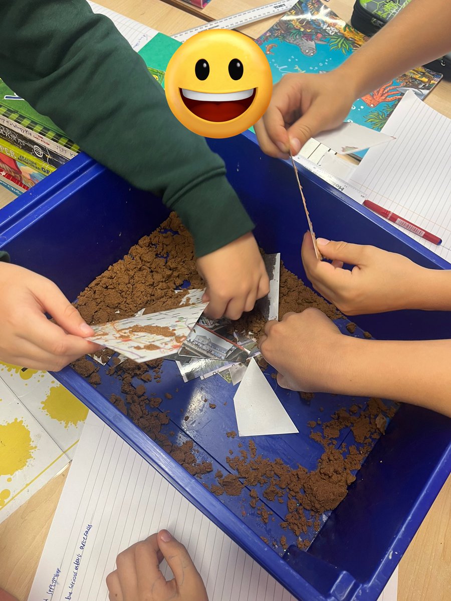 Today in Dosbarth 5 we started our Mantle where children took part in a ‘mini dig’ to uncover clues and objects linked to our learning this term: The Romans! 🏺🏛️📜 fantastic team work! #Mantleoftheexpert #teamwork #creative