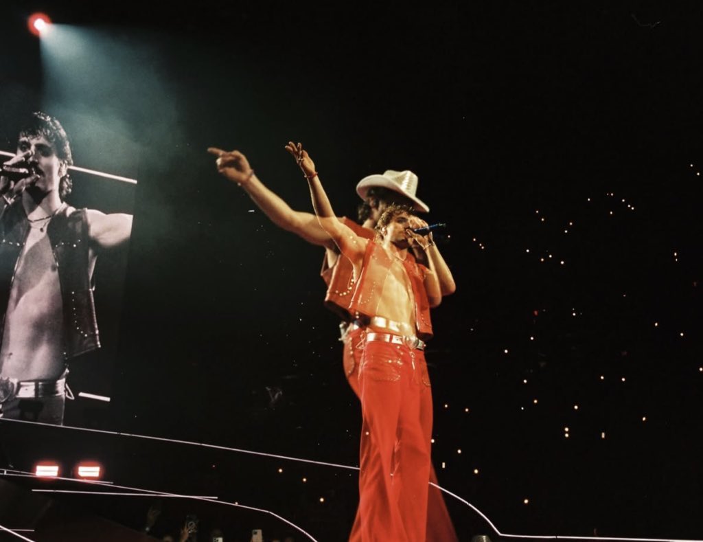 Benson em fotos publicadas por seu amigo e fotógrafo, Shayden. ❤️