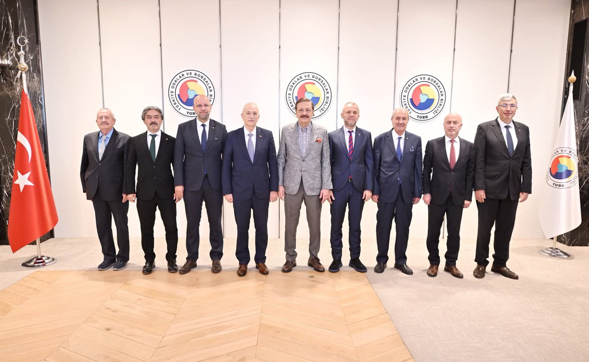 TOBB Başkanı Sayın M. Rifat HİSARCIKLIOĞLU, TOBB Yüksek Disiplin Kurulu Başkanı Sayın Şahin BİLGİÇ, Başkanımız Fehmi ALTAYOĞLU’nun da mensubu olduğu Kurul Üyeleri ile TOBB İkiz Kuleler’de bir araya geldi.
Nazik kabullerinden dolayı Başkanımıza teşekkür ederiz.