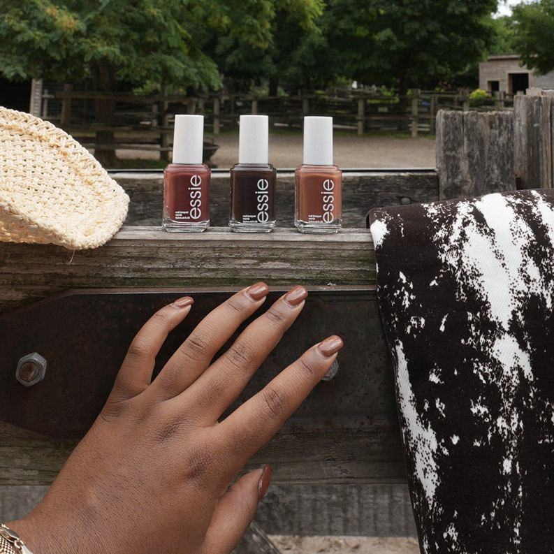 essie's tweet image. this ain’t Texas, it’s the essie ranch 💅
shades:
- ‘boho rodeo’
- ‘fringes &amp;amp; saddle’
- ‘save a cowboy’