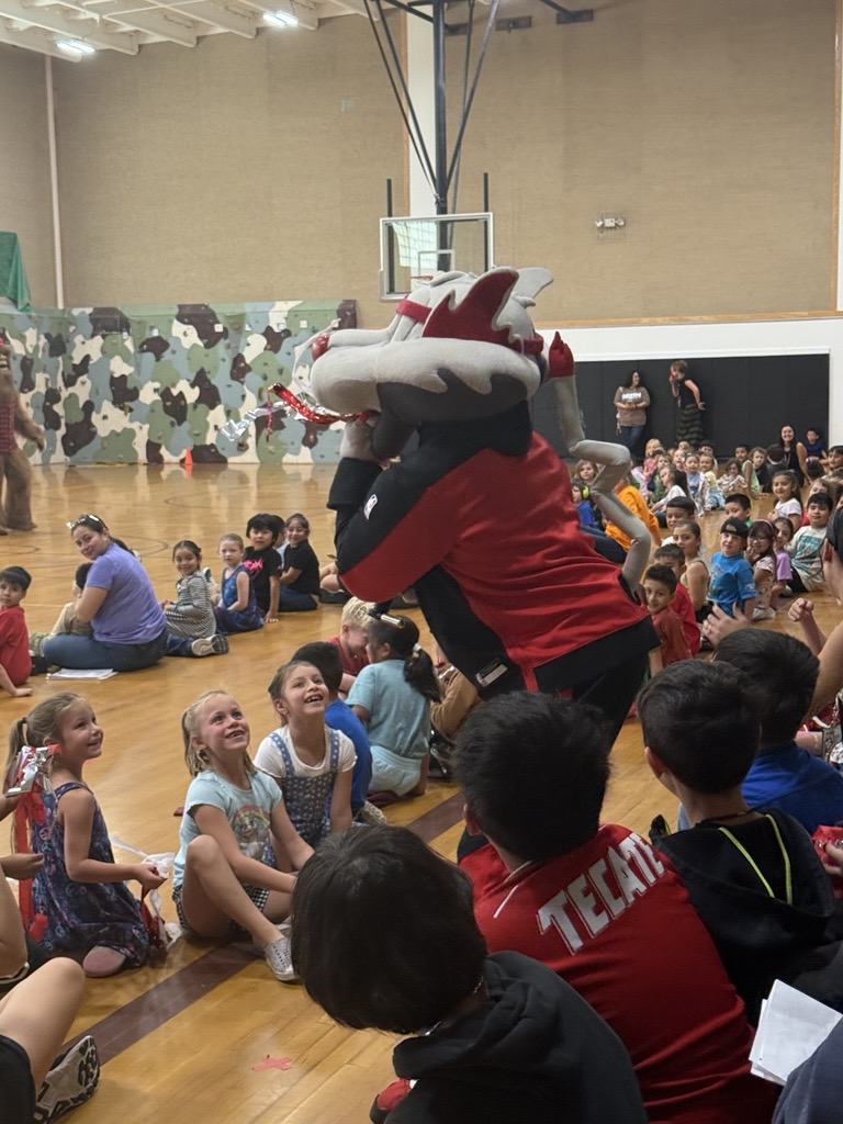 ModaHealth (@moda_health) on Twitter photo Good morning, The Dalles! Blaze the Trail Cat pumped up students this morning at Chenowith Elementary! Join us today for the #RipCityRally Fair from 4-6pm at Riverfront Park. Enjoy some free family fun and a chance to win cool prizes. 
Learn more at trailblazers.com/ripcityrally. Good morning, The Dalles! Blaze the Trail Cat pumped up students this morning at Chenowith Elementary! Join us today for the #RipCityRally Fair from 4-6pm at Riverfront Park. Enjoy some free family fun and a chance to win cool prizes. 
Learn more at trailblazers.com/ripcityrally.