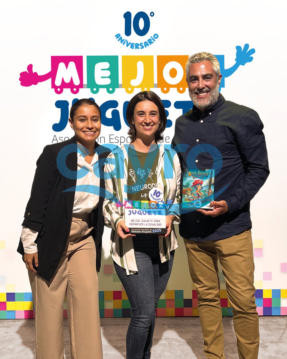 En Cayro celebramos el premio a Mejor Juguete 2025 por Anne Bonny’s Malediction, que promueve la igualdad 💛, y ser finalistas con Make your Bubble Tea por sostenibilidad 🌱. Gracias a AEFJ y el jurado por reconocer nuestro compromiso con juegos que inspiran y divierten.