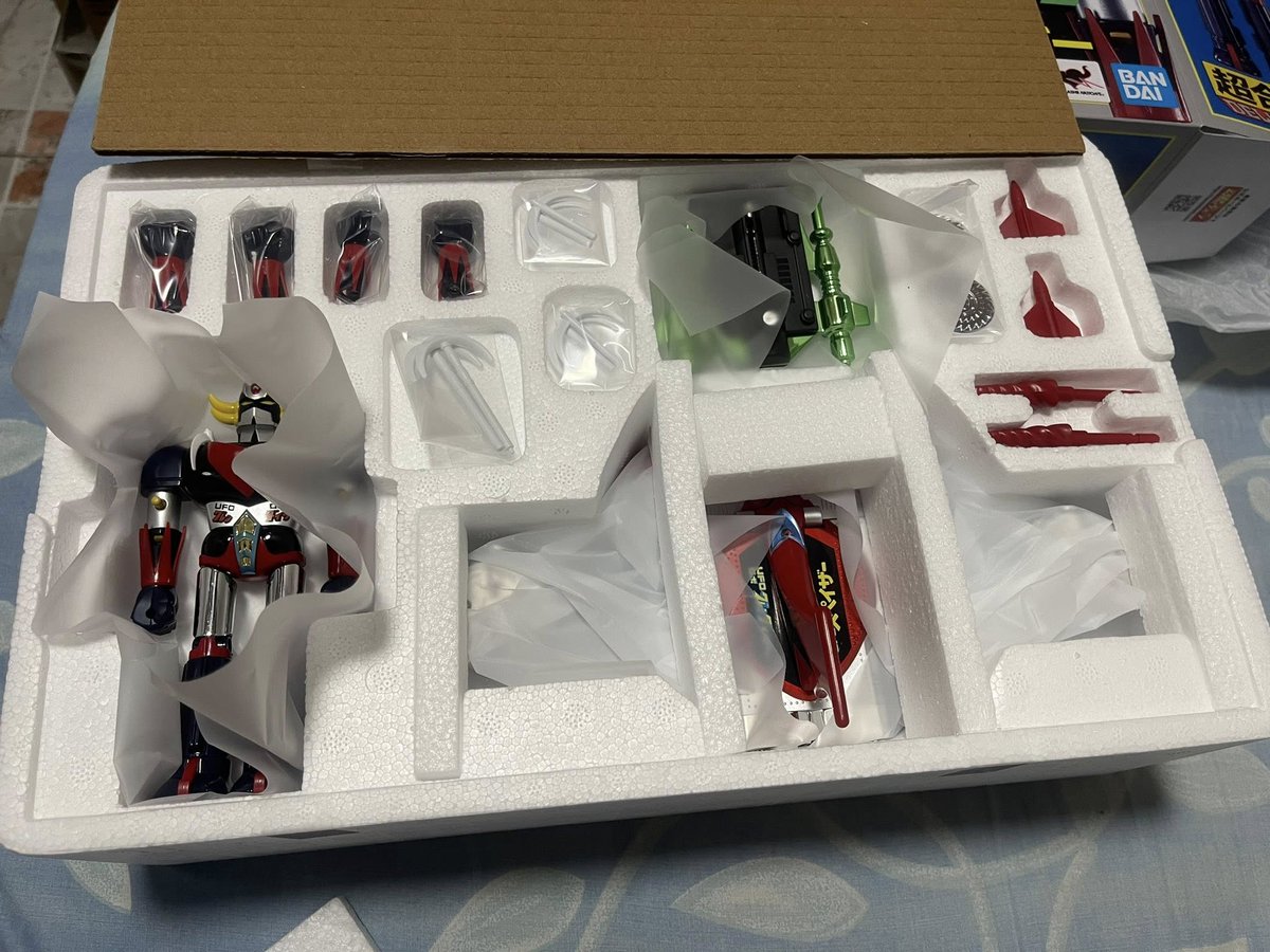 GokinMr's tweet image. Chogokin Deluxe Grendizer &amp;amp; UFO Spazer di Bandai metalrobot.it/chogokin-delux… #bandai #ＵＦＯロボグレンダイザー #chogokin #Grendizer #goldrake #mecha #anime #robot #超合金魂