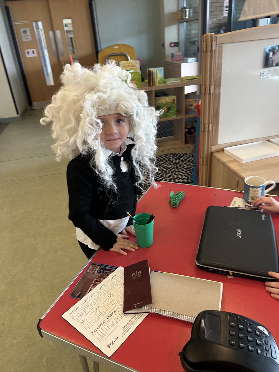 Jane_Arthur_'s tweet image. Visited the very busy hairdressing salon @AultmoreParkPri Primary 2 today 💇🏻♀️ I was treated to a much needed colour & blow dry. The service was outstanding & I enjoyed a cup of tea & all of the #talkingandlistening too #play #literacy @Doug_GCC @JeanMil09459364 @LouiseBallant10
