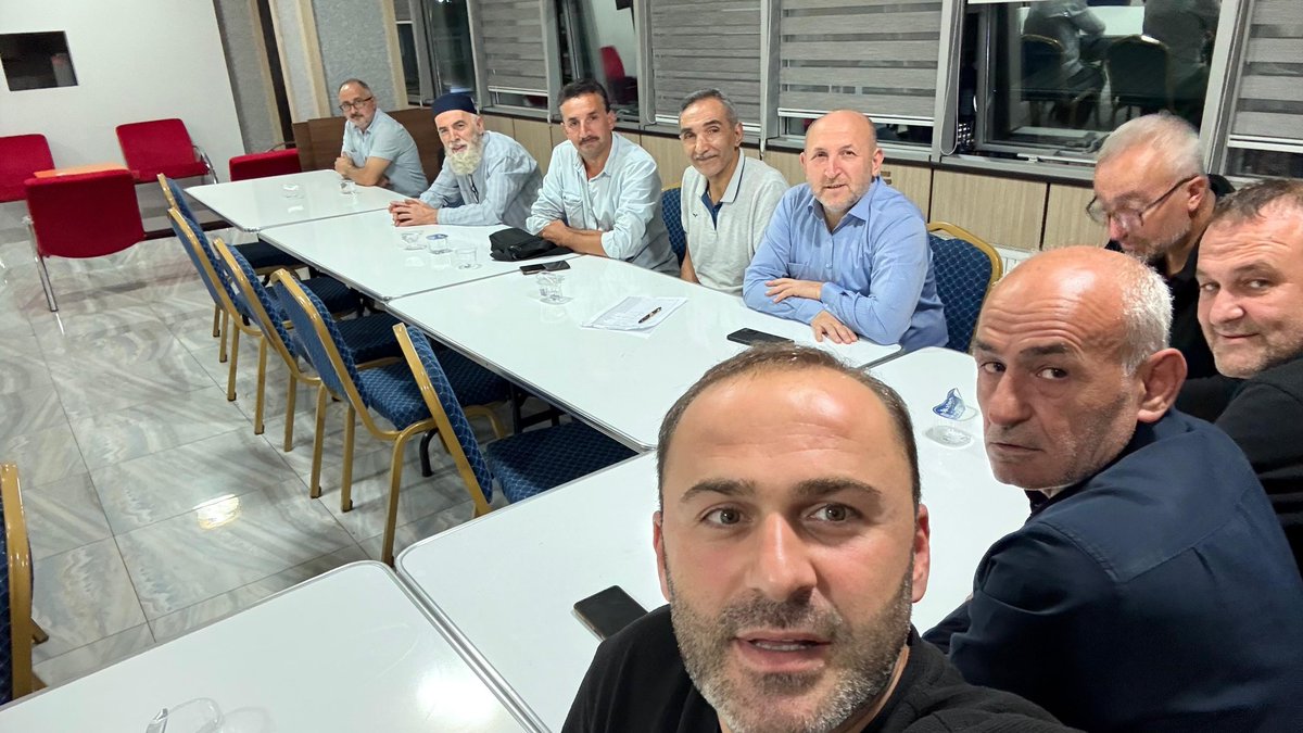 Menderes mahallesi olarak haftalık toplantımızı Mahalle başkanımız <a href="/onurtunoglu/">Onur TUNOĞLU</a> ve ilçe yönetim sorumlumuz Erhan Şahin önderliğinde gercekleştirdik.
<a href="/abdullahozdemir/">Abdullah Özdemir</a> <a href="/mt_goksu/">Mehmet Tevfik Göksu</a> 
<a href="/EmrullahErkus/">Emrullah ERKUŞ</a> <a href="/oktayilmaz18/">OKTAY YILMAZ</a> <a href="/akparti_esenler/">AK Parti Esenler</a> <a href="/vedatdestek/">Vedat Destek</a> 
#HerMahallesiyleEsenler