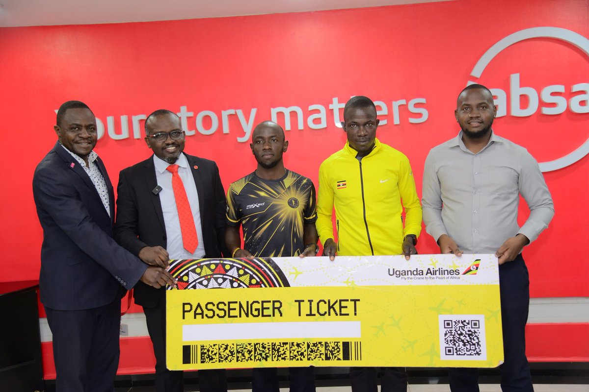 Kh3Kampala's tweet image. From Kampala’s 7 hills to Joburg’s streets, KH3’s Hash Master @WilsonAsiimwe1
 &amp;amp; Absa’s @DavidWandera
 flag off our 7 Hills Run champs for the Absa Run Your City Series, Sept 24! Running for girls’ education. Thanks @UG_Airlines
 &amp;amp; @BakaimaGroup #AbsaKH37HillsRun #RunYourCity