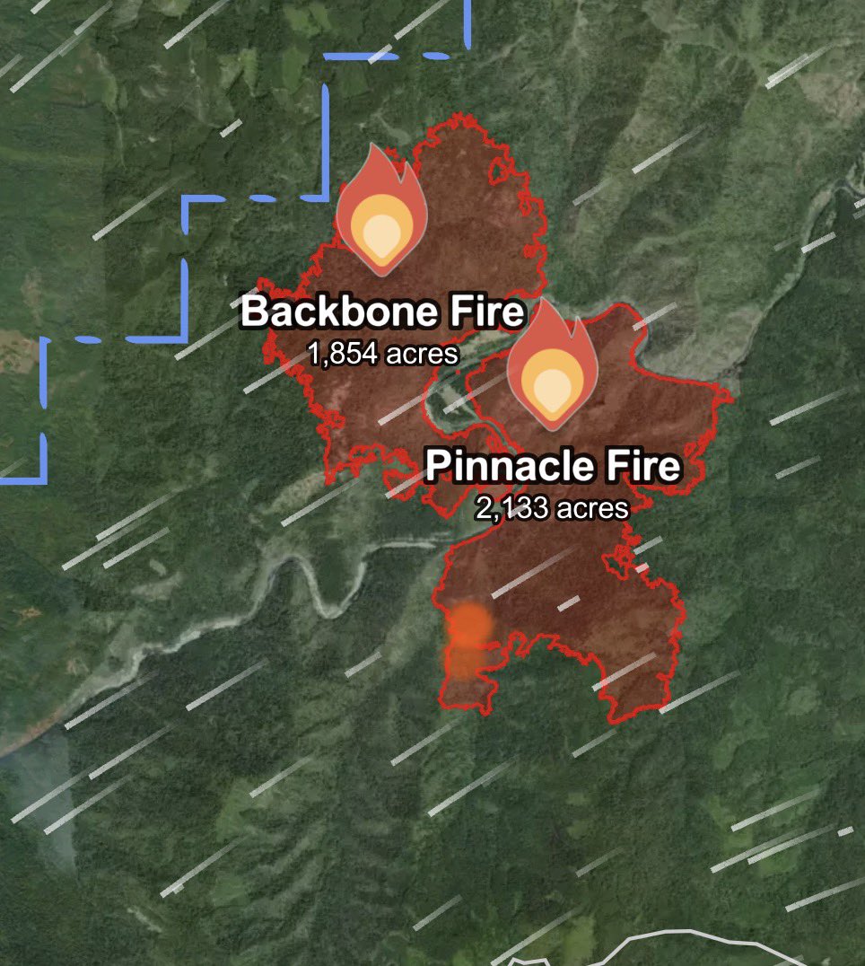 WCTOfficialYT's tweet image. 12 pm advisory | the #mooncomplex 

#Backbonefire 
Today crews are working with helicopter units to air drop equipment and supplies to lines around the perimeter on the eastern side crews are continuing to scout for options to secure the fire near blossom bar creek