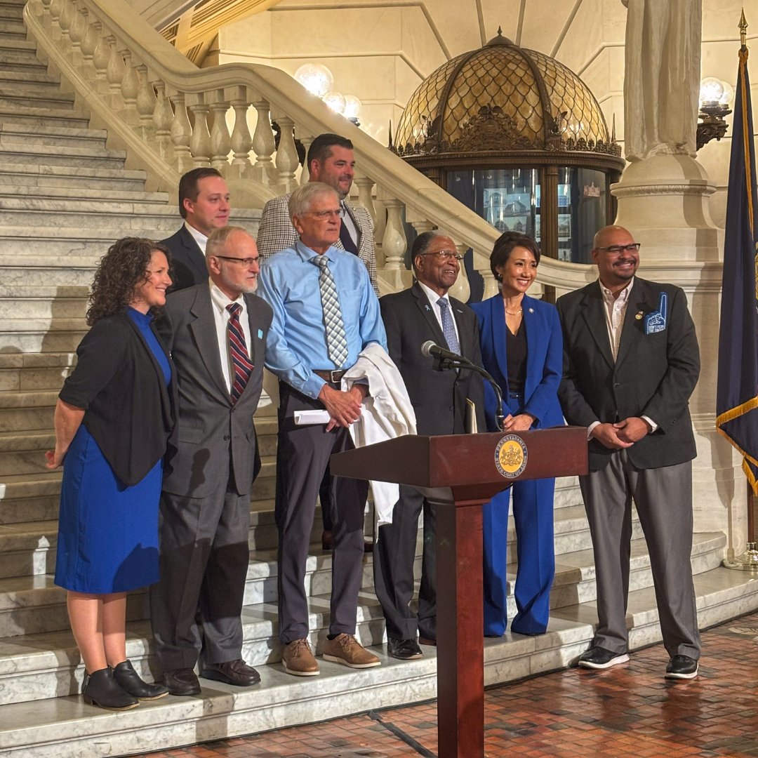 PAMEDSociety's tweet image. 💙 September is Prostate Cancer Awareness Month, and PAMED Vice President Edward P. Balaban, DO, FACP, FASCO recently joined the Pennsylvania Prostate Cancer Coalition and legislators at the Capitol to champion awareness, education, and access to life-saving screenings.

🚨 1 in…
