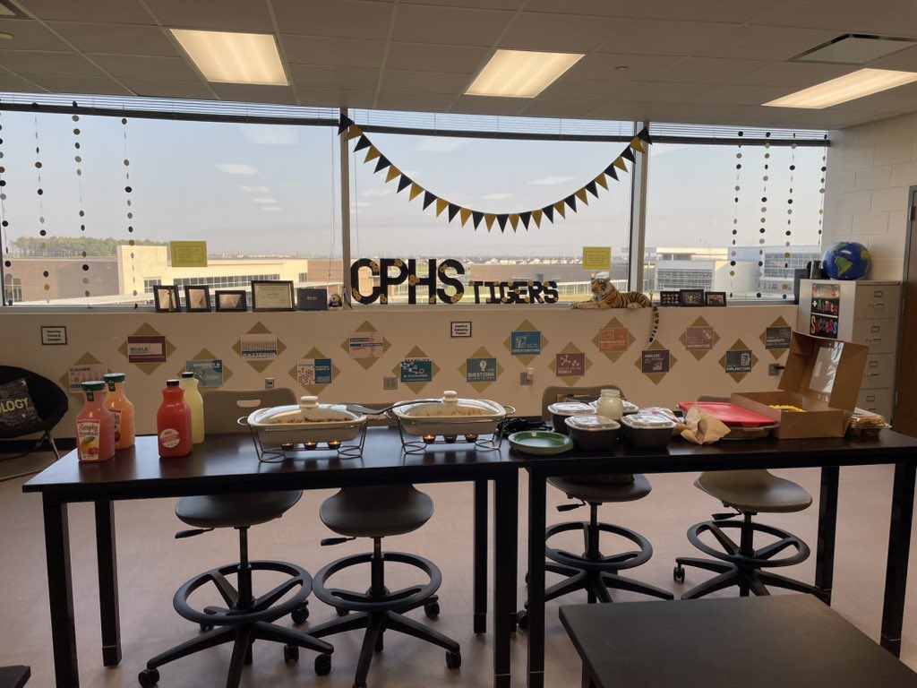 Lemon tell you about our amazing Bio teachers! Their data digs are reflective, collaborative and delicious. We love a team who celebrates data driven instruction. #SciPark <a href="/CypressParkHS/">Cypress Park HS</a>