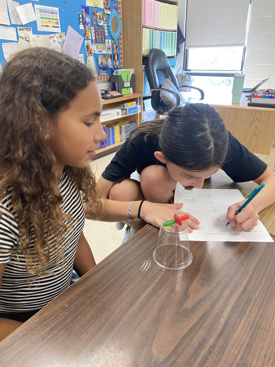 More STEM activities! Saving Fred had students working together to rescue poor Fred (gummy worm) from his capsizing boat - just don’t touch Fred or the boat! 🛶<a href="/stjeromedpcdsb/">stjeromedpcdsb</a>